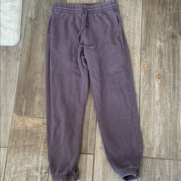 Aritzia TNA Jogger Sweatpants Size Small - Picture 4 of 9